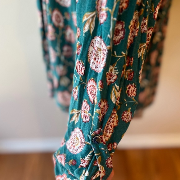 Wonderly V-neck blouse - Picture 5 of 7